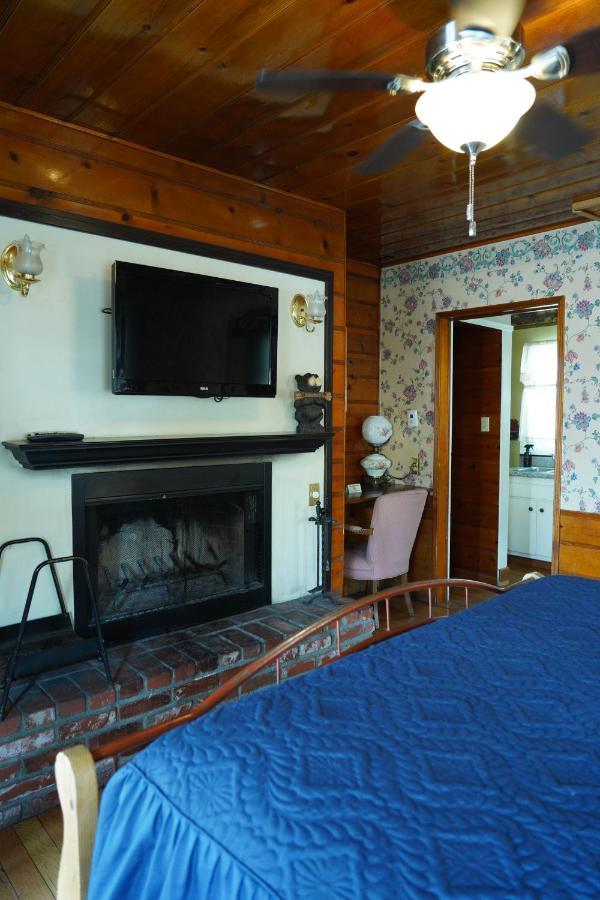 Hillcrest Suites & Cabins Big Bear Lake Exterior photo