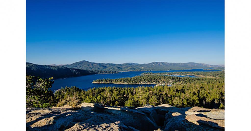 Hillcrest Suites & Cabins Big Bear Lake Exterior photo