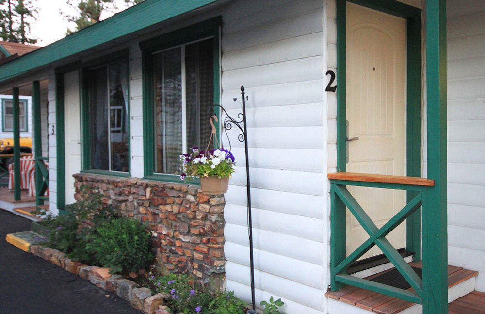 Hillcrest Suites & Cabins Big Bear Lake Exterior photo