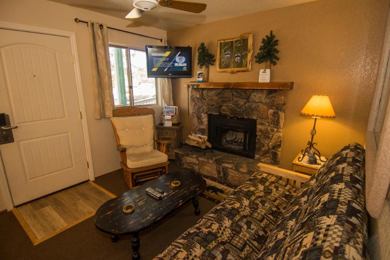Hillcrest Suites & Cabins Big Bear Lake Exterior photo